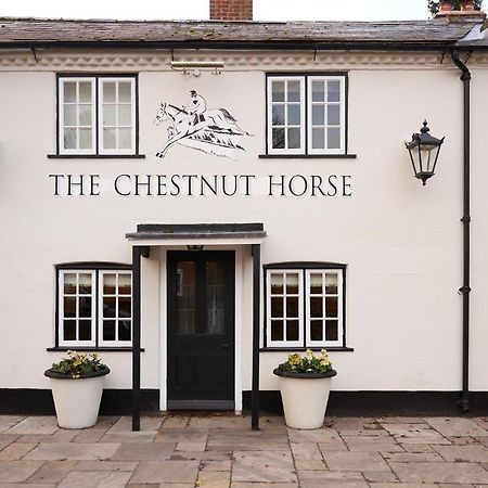 Отель The Chestnut Horse Винчестер Экстерьер фото
